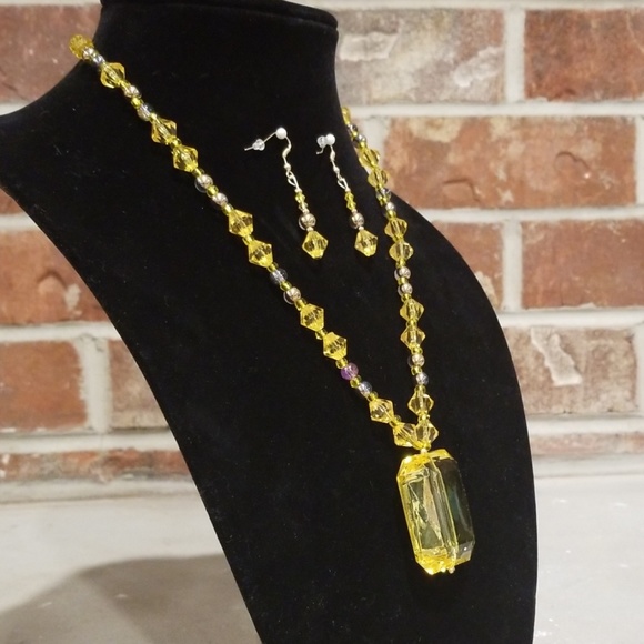Yellow Crystal Beaded Necklace w/ Matching Earring - Picture 8 of 8